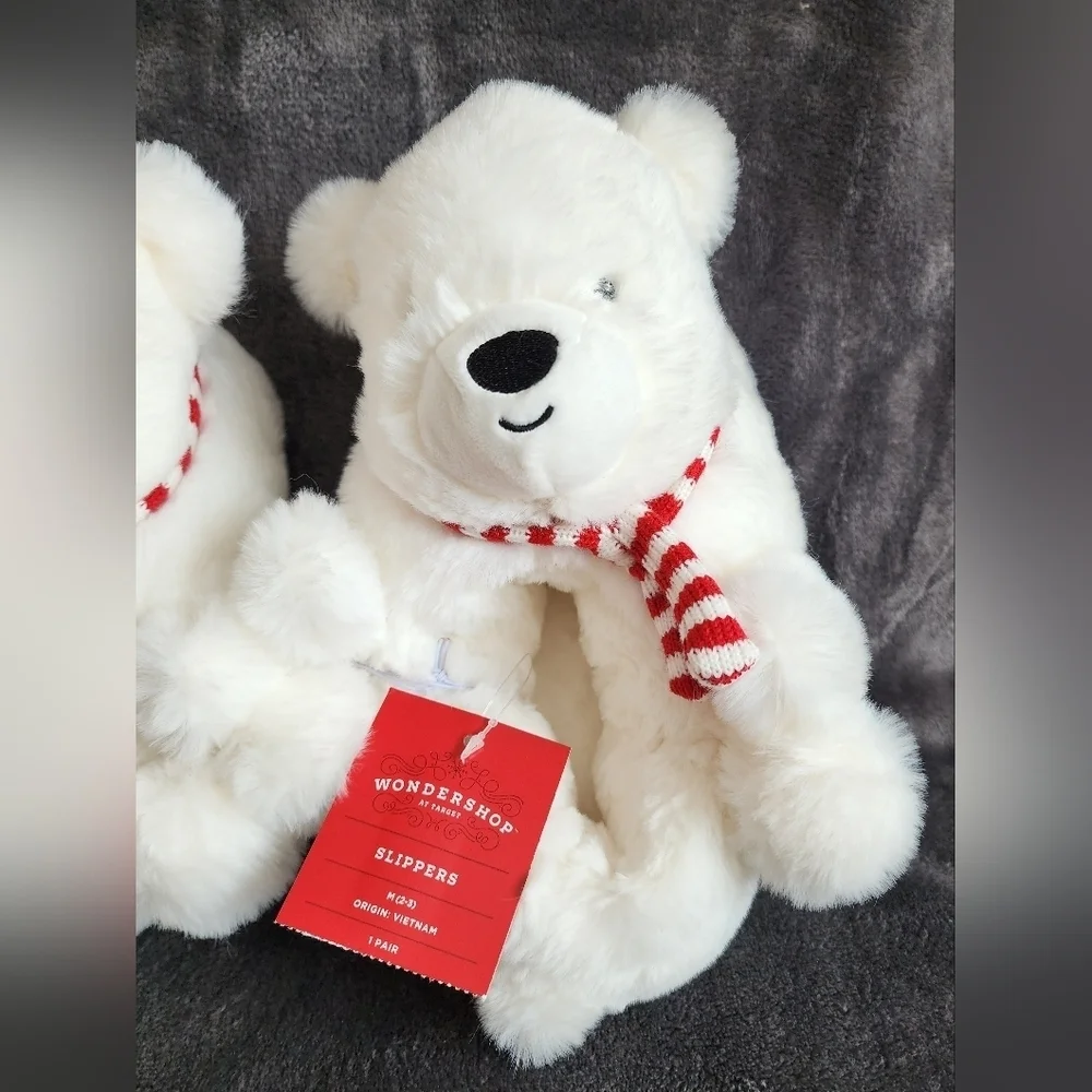New Target Kid's winter Holiday Christmas Polar Bear Character Slippers size 2-3